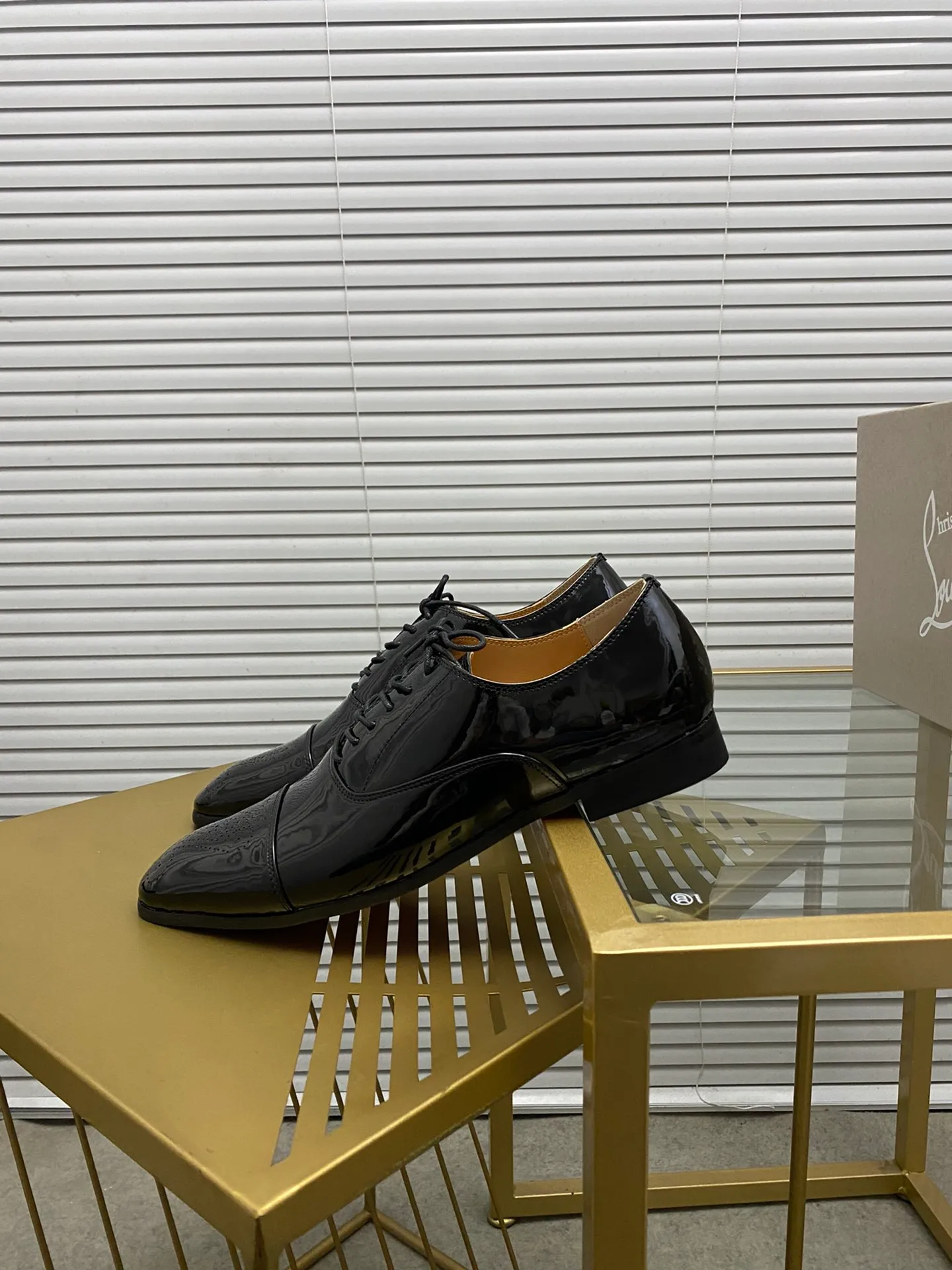 (Customized model) Ex-factory price is 500. christian louboutin (CL red sole shoes) counter series, casual sneakers for couples 📢 📢 📢 Exclusive hot style release 🎈🎈💪 Movable latex feet 👻 Finished outsole line [Proud] 😝Female 35-40# Male 38#-46, global supply😝 [Top version]: Original imported genuine leather upper, top original leather lining, original molded TPU outsole, original 1:1 detail processing, original shoe last,